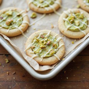 pistachio cheesecake shortbread bites