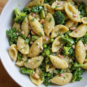 bright herbed pesto pasta