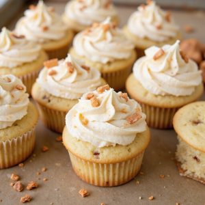 chocolate peanut butter candy cupcakes