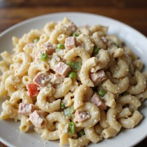 macaroni salad with ham