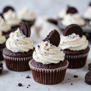 chocolate cupcakes with oreo