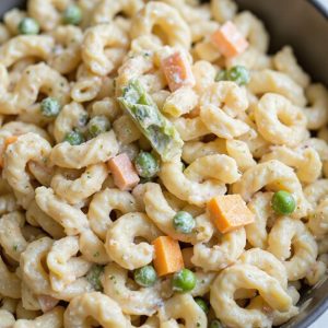 macaroni salad with peas